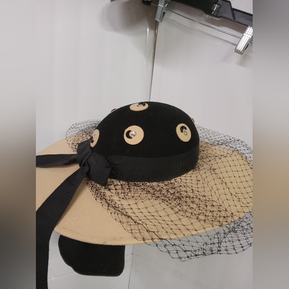 Vintage DoeSkin Veiled Hat 100% Wool Rhinestones 1/2 Moon, Felt  Embellishments - Picture 1 of 6